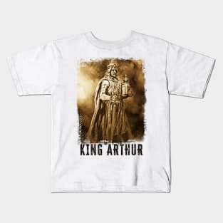 King ARTHUR Vintage portrait with Crown Helmet and Sword Kids T-Shirt